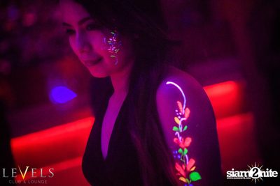 GlowInTheDark (DJs) ที่ เลเวลส์ — photo 93