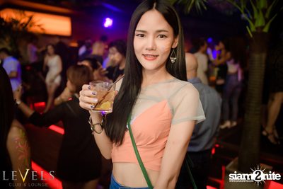 GlowInTheDark (DJs) ที่ เลเวลส์ — photo 96