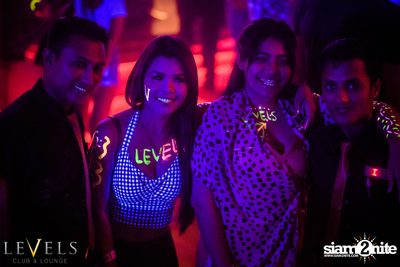 GlowInTheDark (DJs) ที่ เลเวลส์ — photo 105