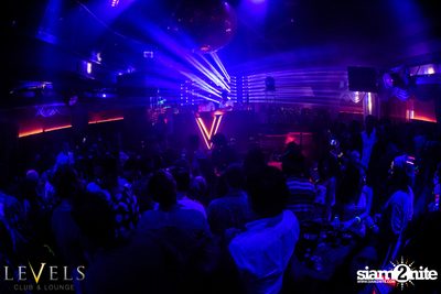 GlowInTheDark (DJs) ที่ เลเวลส์ — photo 106