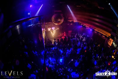 GlowInTheDark (DJs) ที่ เลเวลส์ — photo 110