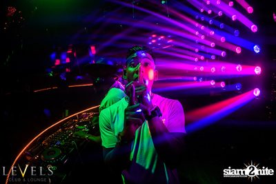 GlowInTheDark (DJs) ที่ เลเวลส์ — photo 116