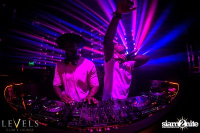 GlowInTheDark (DJs) ที่ เลเวลส์ — photo 126