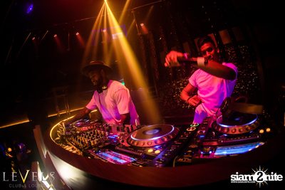 GlowInTheDark (DJs) ที่ เลเวลส์ — photo 127