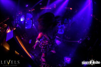 GlowInTheDark (DJs) ที่ เลเวลส์ — photo 134