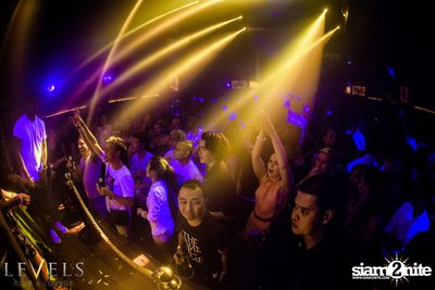 GlowInTheDark (DJs) ที่ เลเวลส์ — photo 136