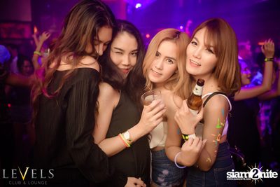 GlowInTheDark (DJs) ที่ เลเวลส์ — photo 141
