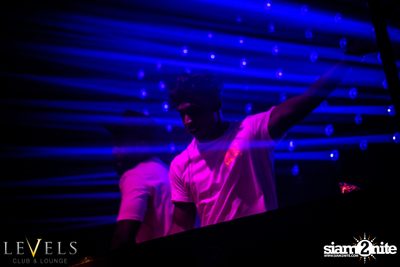 GlowInTheDark (DJs) ที่ เลเวลส์ — photo 147