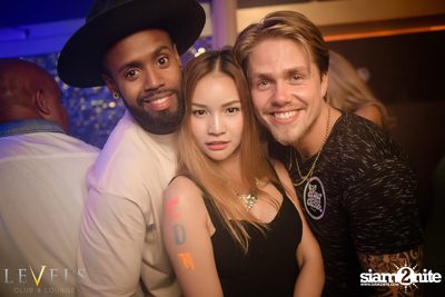 GlowInTheDark (DJs) ที่ เลเวลส์ — photo 154