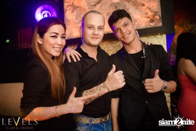 GlowInTheDark (DJs) ที่ เลเวลส์ — photo 157