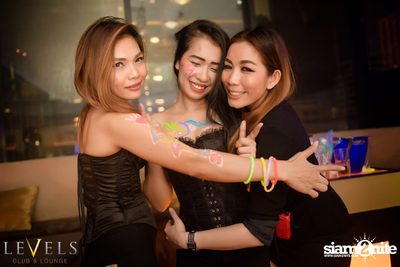 GlowInTheDark (DJs) ที่ เลเวลส์ — photo 158