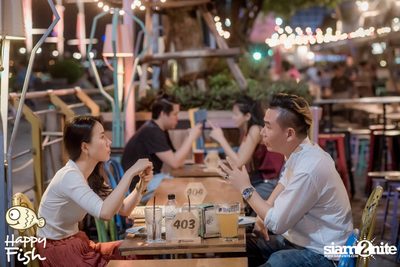 คืนวันศุกร์ ที่ร้าน แฮปปี้ ฟิช, เอเชีย ทีค เดอะ ริเวอร์ฟร้อนท์ — photo 17
