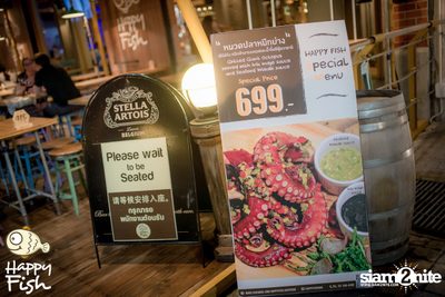 คืนวันศุกร์ ที่ร้าน แฮปปี้ ฟิช, เอเชีย ทีค เดอะ ริเวอร์ฟร้อนท์ — photo 23