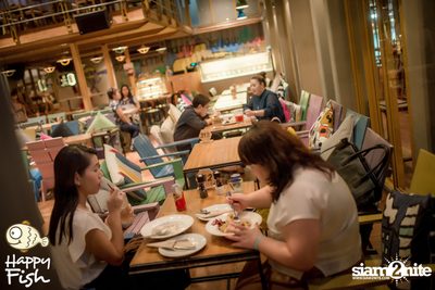 คืนวันศุกร์ ที่ร้าน แฮปปี้ ฟิช, เอเชีย ทีค เดอะ ริเวอร์ฟร้อนท์ — photo 24