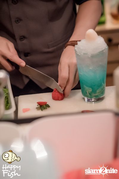 คืนวันศุกร์ ที่ร้าน แฮปปี้ ฟิช, เอเชีย ทีค เดอะ ริเวอร์ฟร้อนท์ — photo 28
