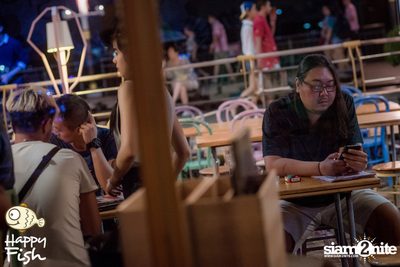 คืนวันศุกร์ ที่ร้าน แฮปปี้ ฟิช, เอเชีย ทีค เดอะ ริเวอร์ฟร้อนท์ — photo 39