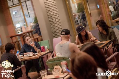 คืนวันศุกร์ ที่ร้าน แฮปปี้ ฟิช, เอเชีย ทีค เดอะ ริเวอร์ฟร้อนท์ — photo 45