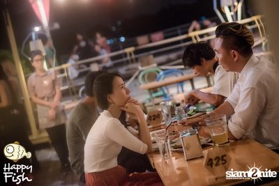 คืนวันศุกร์ ที่ร้าน แฮปปี้ ฟิช, เอเชีย ทีค เดอะ ริเวอร์ฟร้อนท์ — photo 56