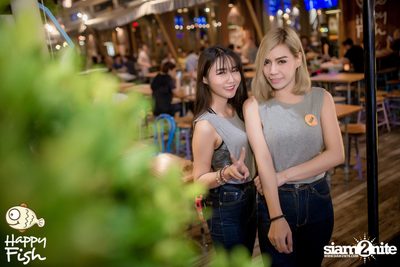 คืนวันศุกร์ ที่ร้าน แฮปปี้ ฟิช, เอเชีย ทีค เดอะ ริเวอร์ฟร้อนท์ — photo 71