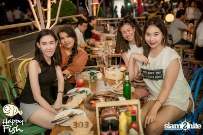 คืนวันศุกร์ ที่ร้าน แฮปปี้ ฟิช, เอเชีย ทีค เดอะ ริเวอร์ฟร้อนท์ — photo 82