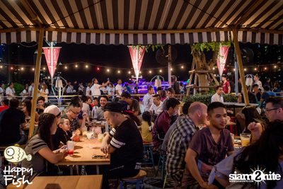 คืนวันศุกร์ ที่ร้าน แฮปปี้ ฟิช, เอเชีย ทีค เดอะ ริเวอร์ฟร้อนท์ — photo 84