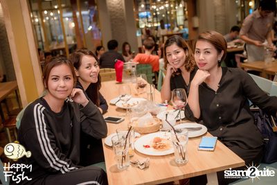 คืนวันศุกร์ ที่ร้าน แฮปปี้ ฟิช, เอเชีย ทีค เดอะ ริเวอร์ฟร้อนท์ — photo 88