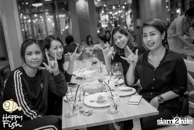 คืนวันศุกร์ ที่ร้าน แฮปปี้ ฟิช, เอเชีย ทีค เดอะ ริเวอร์ฟร้อนท์ — photo 89
