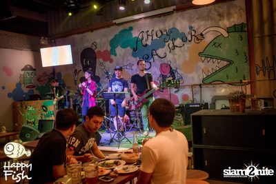 คืนวันศุกร์ ที่ร้าน แฮปปี้ ฟิช, เอเชีย ทีค เดอะ ริเวอร์ฟร้อนท์ — photo 90