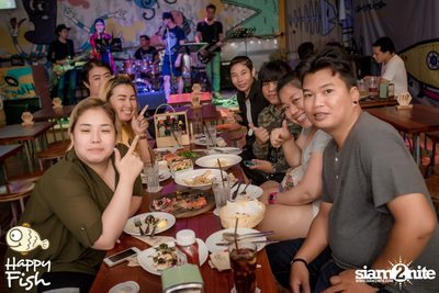 คืนวันศุกร์ ที่ร้าน แฮปปี้ ฟิช, เอเชีย ทีค เดอะ ริเวอร์ฟร้อนท์ — photo 91