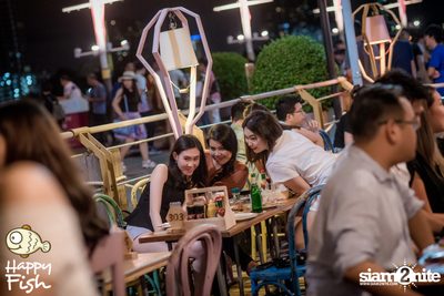 คืนวันศุกร์ ที่ร้าน แฮปปี้ ฟิช, เอเชีย ทีค เดอะ ริเวอร์ฟร้อนท์ — photo 97