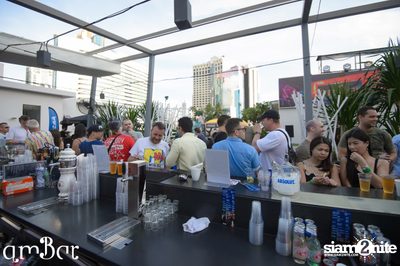 amWet & Ful Metal Dojo Pool Party ที่ แอมบาร์ — photo 41