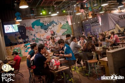 คืนวันศุกร์ ที่ร้าน แฮปปี้ ฟิช, เอเชีย ทีค เดอะ ริเวอร์ฟร้อนท์ — photo 10