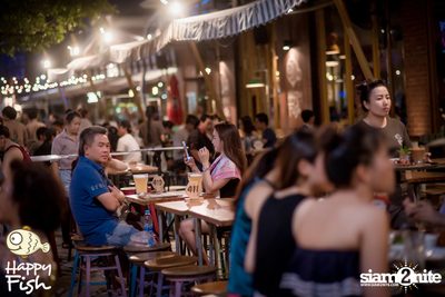 คืนวันศุกร์ ที่ร้าน แฮปปี้ ฟิช, เอเชีย ทีค เดอะ ริเวอร์ฟร้อนท์ — photo 21