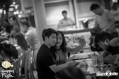 คืนวันศุกร์ ที่ร้าน แฮปปี้ ฟิช, เอเชีย ทีค เดอะ ริเวอร์ฟร้อนท์ — photo 28