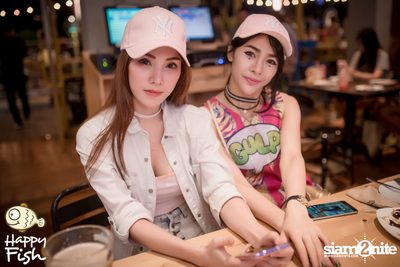 คืนวันศุกร์ ที่ร้าน แฮปปี้ ฟิช, เอเชีย ทีค เดอะ ริเวอร์ฟร้อนท์ — photo 35