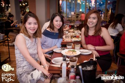 คืนวันศุกร์ ที่ร้าน แฮปปี้ ฟิช, เอเชีย ทีค เดอะ ริเวอร์ฟร้อนท์ — photo 37
