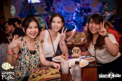 คืนวันศุกร์ ที่ร้าน แฮปปี้ ฟิช, เอเชีย ทีค เดอะ ริเวอร์ฟร้อนท์ — photo 43