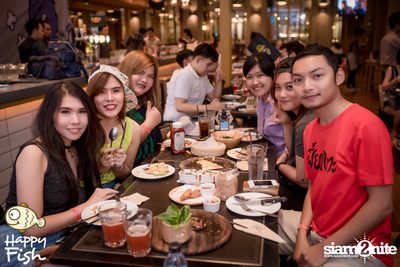 คืนวันศุกร์ ที่ร้าน แฮปปี้ ฟิช, เอเชีย ทีค เดอะ ริเวอร์ฟร้อนท์ — photo 45
