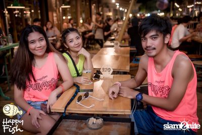 คืนวันศุกร์ ที่ร้าน แฮปปี้ ฟิช, เอเชีย ทีค เดอะ ริเวอร์ฟร้อนท์ — photo 53