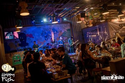 คืนวันศุกร์ ที่ร้าน แฮปปี้ ฟิช, เอเชีย ทีค เดอะ ริเวอร์ฟร้อนท์ — photo 54