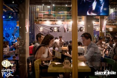 คืนวันศุกร์ ที่ร้าน แฮปปี้ ฟิช, เอเชีย ทีค เดอะ ริเวอร์ฟร้อนท์ — photo 55