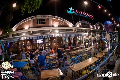 คืนวันศุกร์ ที่ร้าน แฮปปี้ ฟิช, เอเชีย ทีค เดอะ ริเวอร์ฟร้อนท์ — photo 59
