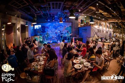 คืนวันศุกร์ ที่ร้าน แฮปปี้ ฟิช, เอเชีย ทีค เดอะ ริเวอร์ฟร้อนท์ — photo 62