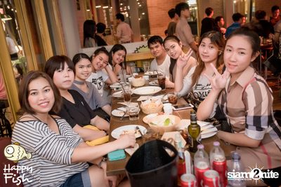คืนวันศุกร์ ที่ร้าน แฮปปี้ ฟิช, เอเชีย ทีค เดอะ ริเวอร์ฟร้อนท์ — photo 64