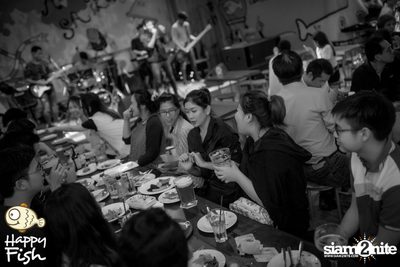 คืนวันศุกร์ ที่ร้าน แฮปปี้ ฟิช, เอเชีย ทีค เดอะ ริเวอร์ฟร้อนท์ — photo 68