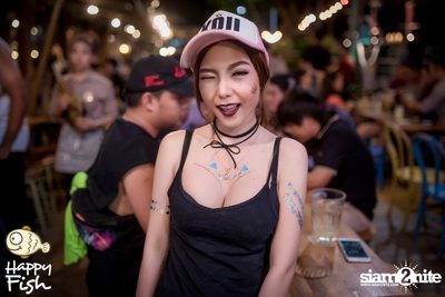 คืนวันศุกร์ ที่ร้าน แฮปปี้ ฟิช, เอเชีย ทีค เดอะ ริเวอร์ฟร้อนท์ — photo 71