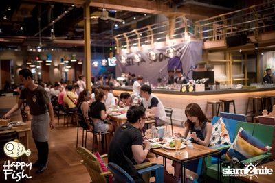 คืนวันศุกร์ ที่ร้าน แฮปปี้ ฟิช, เอเชีย ทีค เดอะ ริเวอร์ฟร้อนท์ — photo 83