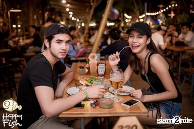 คืนวันศุกร์ ที่ร้าน แฮปปี้ ฟิช, เอเชีย ทีค เดอะ ริเวอร์ฟร้อนท์ — photo 94