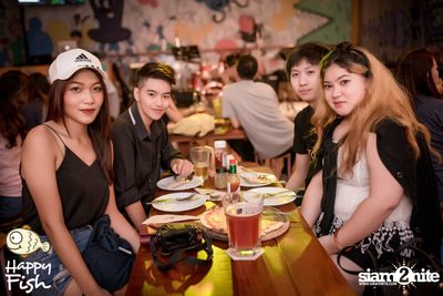 คืนวันศุกร์ ที่ร้าน แฮปปี้ ฟิช, เอเชีย ทีค เดอะ ริเวอร์ฟร้อนท์ — photo 99