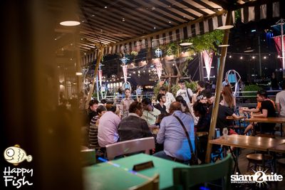 คืนวันศุกร์ ที่ร้าน แฮปปี้ ฟิช, เอเชีย ทีค เดอะ ริเวอร์ฟร้อนท์ — photo 100